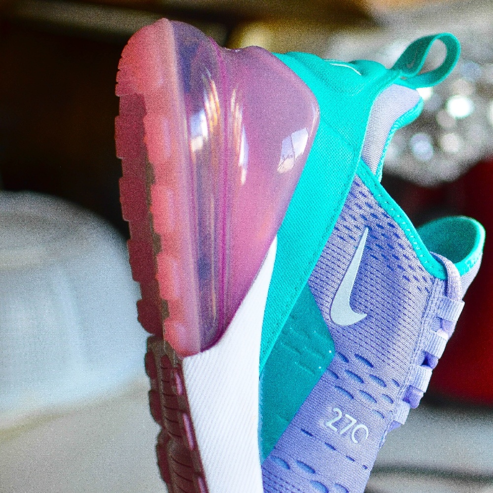 NIKE AIR MAX 270 - Picture 2 of 6